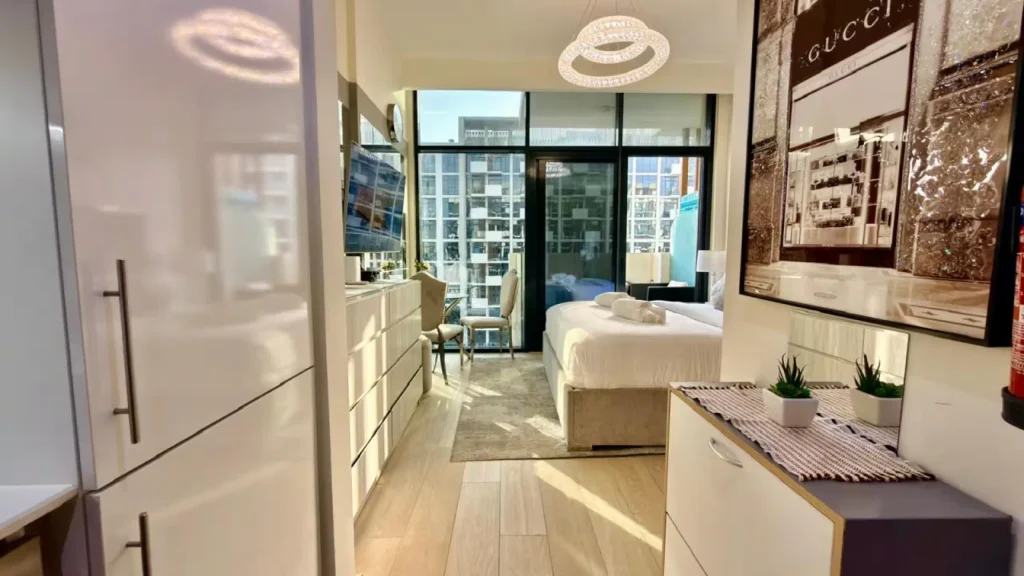 NH Style Modern Studio | Balcony | Pool | Meydan